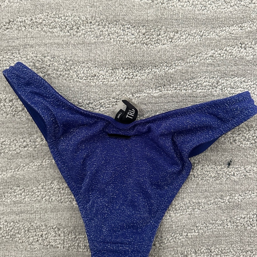 Triangl Bikini Set - Picture 3 of 3